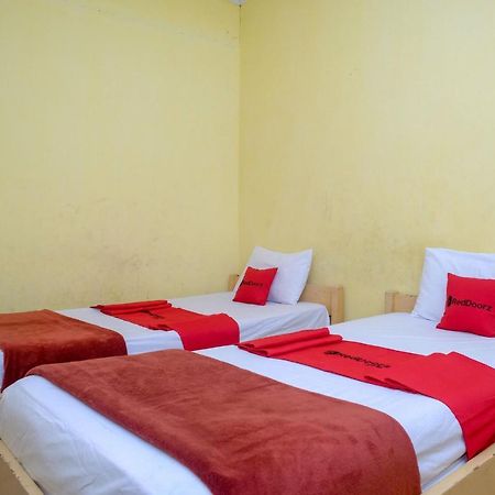 Reddoorz Near Pelabuhan Nusantara Parepare Exteriör bild