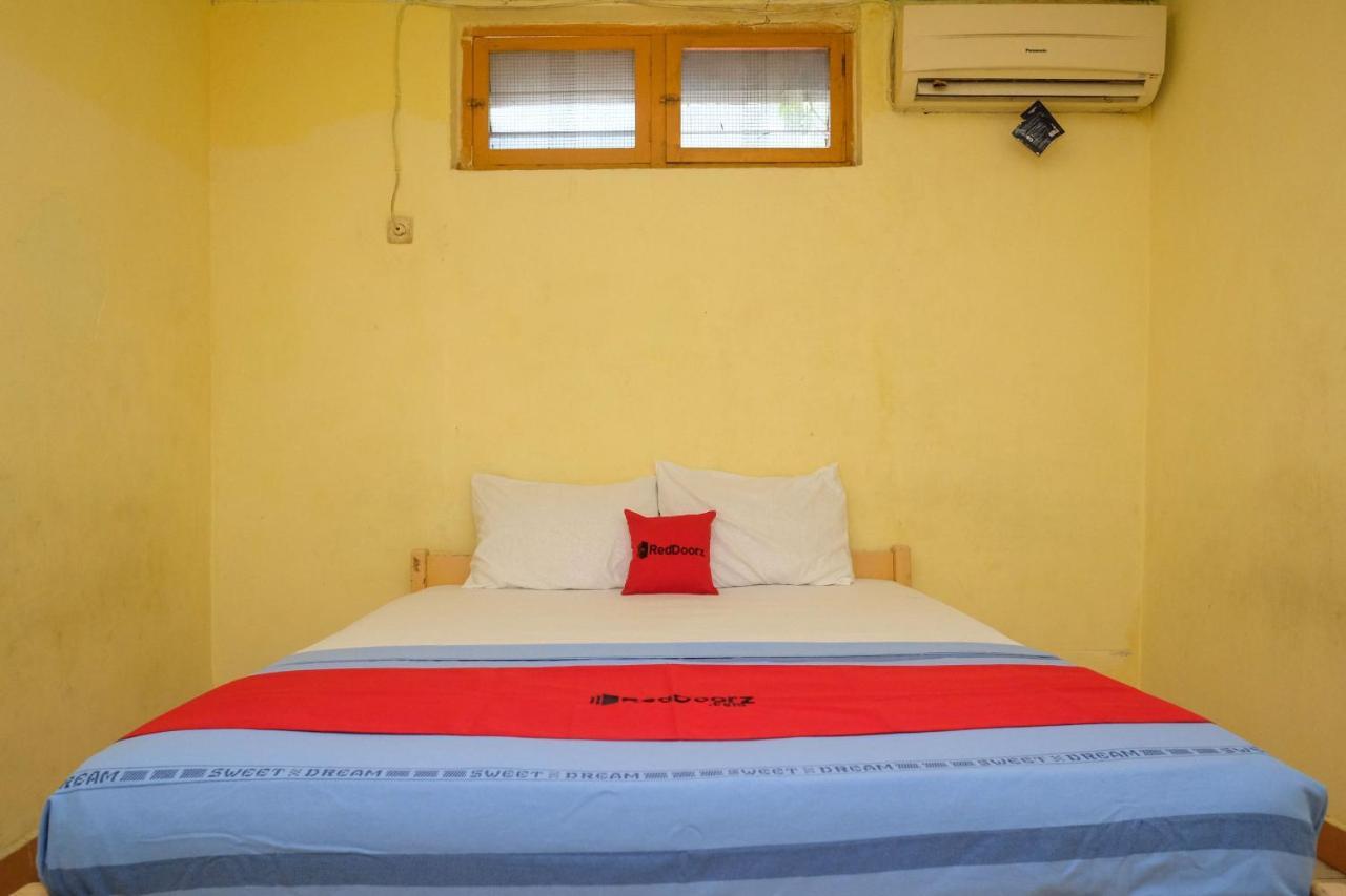 Reddoorz Near Pelabuhan Nusantara Parepare Exteriör bild