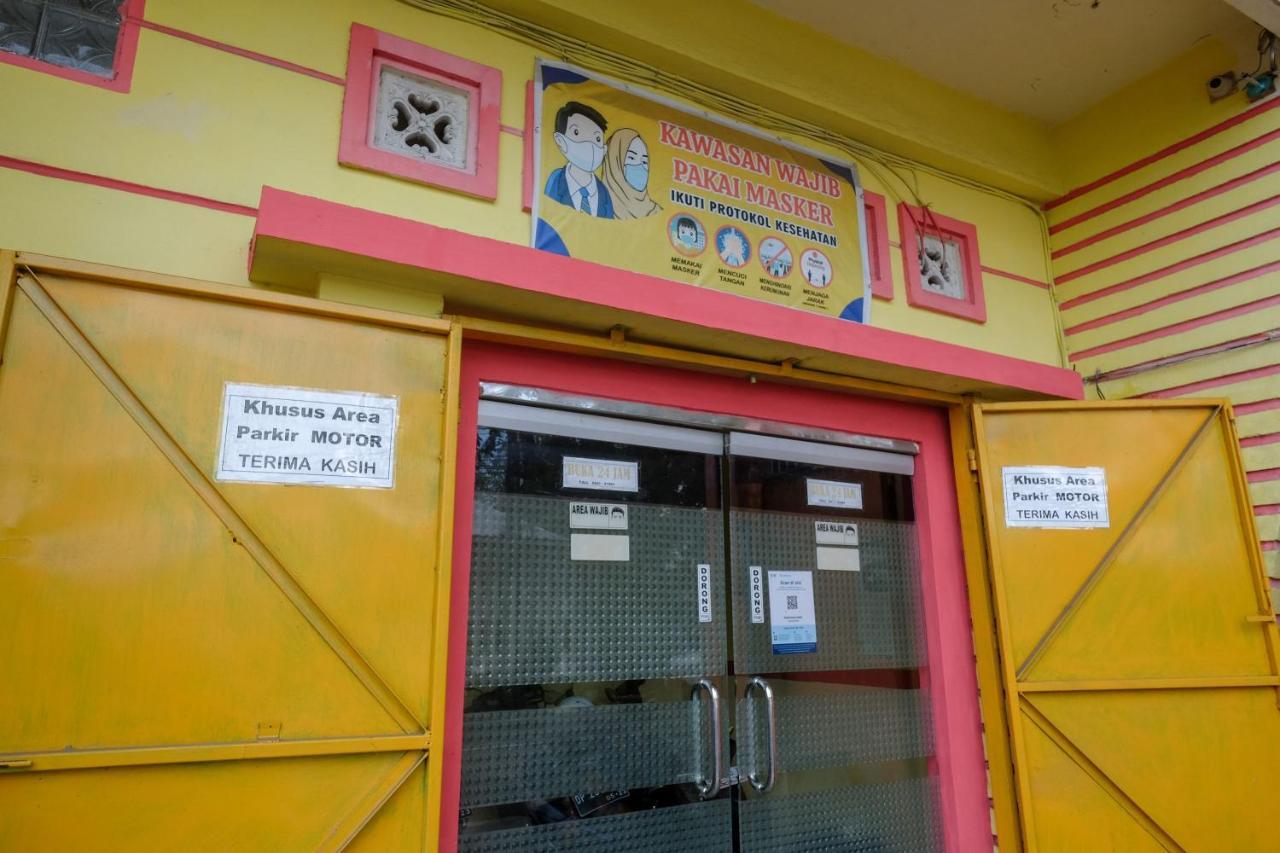 Reddoorz Near Pelabuhan Nusantara Parepare Exteriör bild