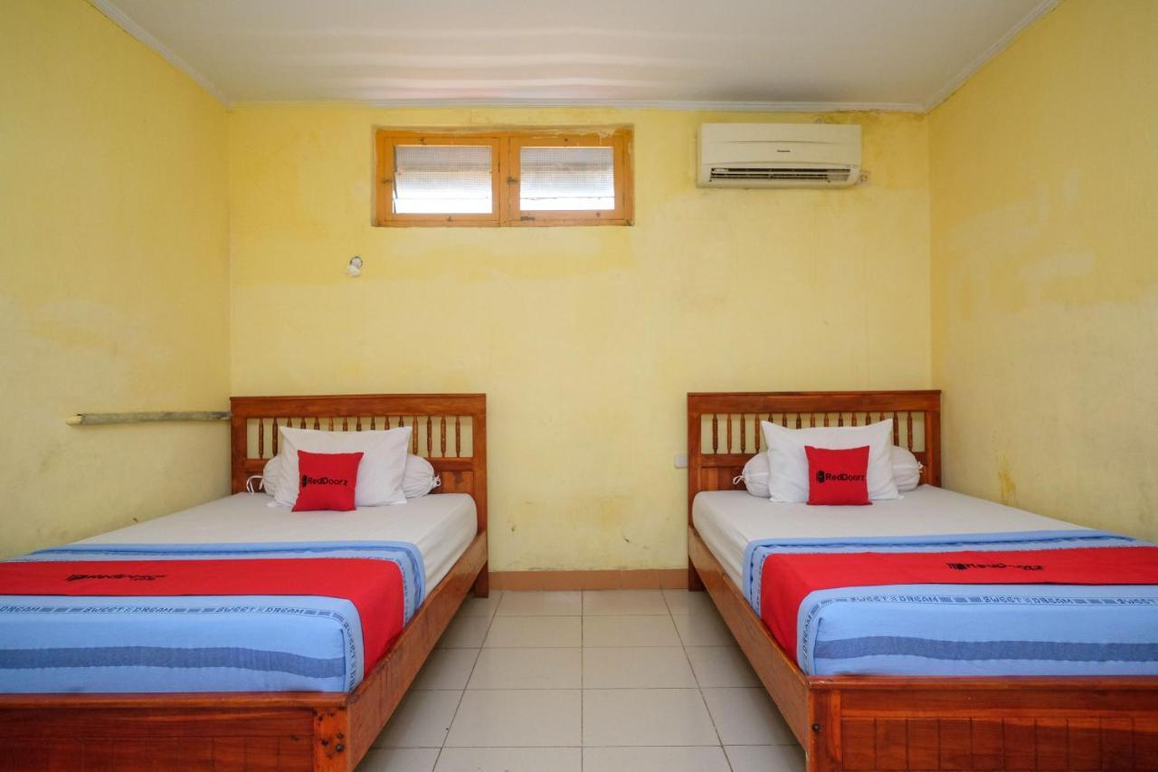 Reddoorz Near Pelabuhan Nusantara Parepare Exteriör bild